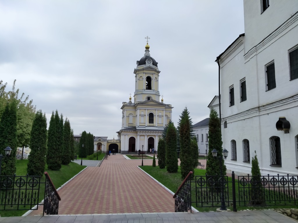 Серпухов. Высоцкий монастырь. фасады, территория монастыря