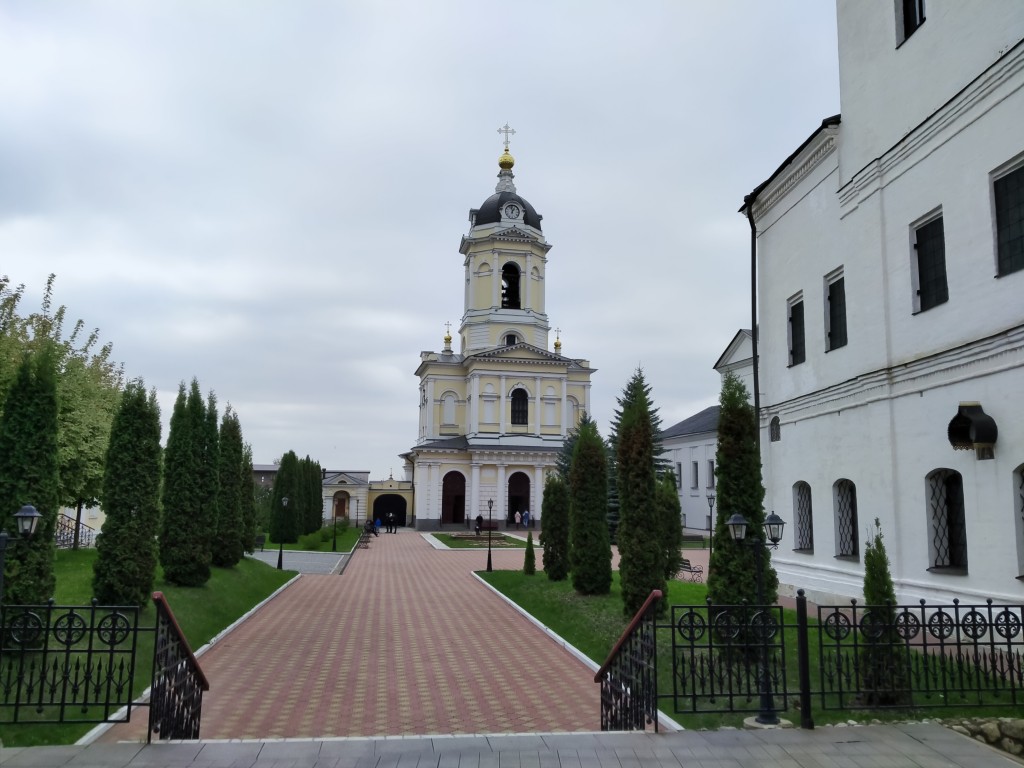 Высоцкий монастырь, Серпухов (Серпуховский городской округ и гг. Протвино, Пущино, Московская область). фасады, территория монастыря