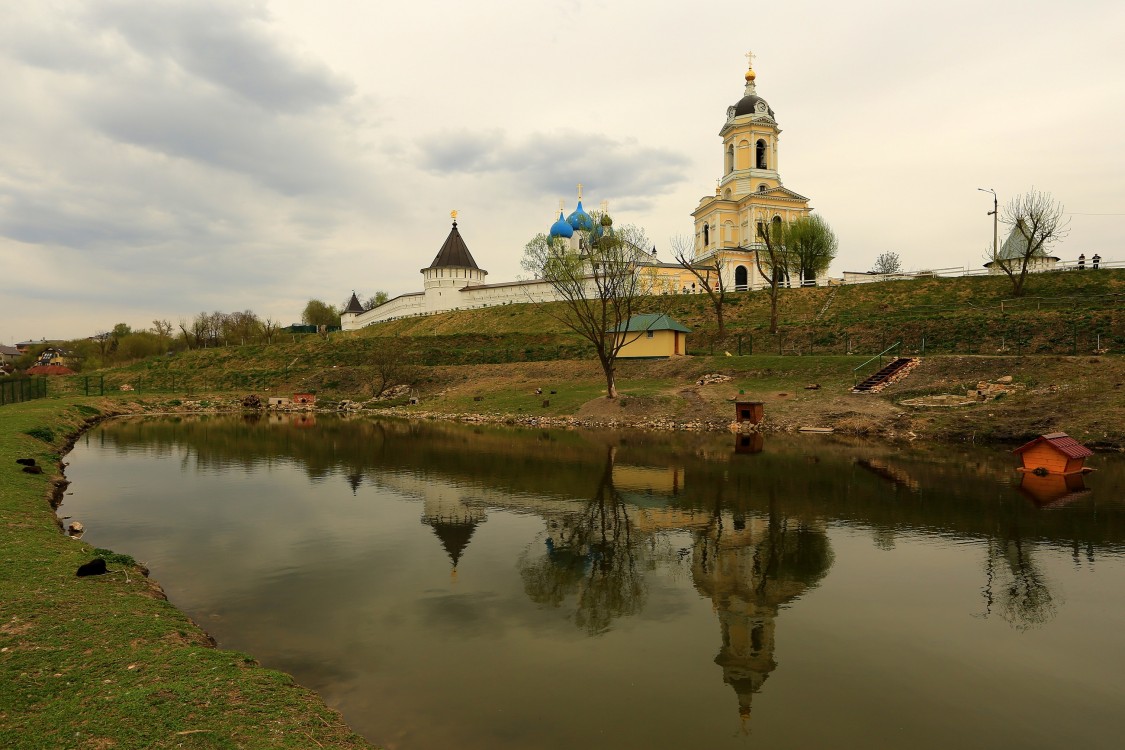 Серпухов. Высоцкий монастырь. фасады