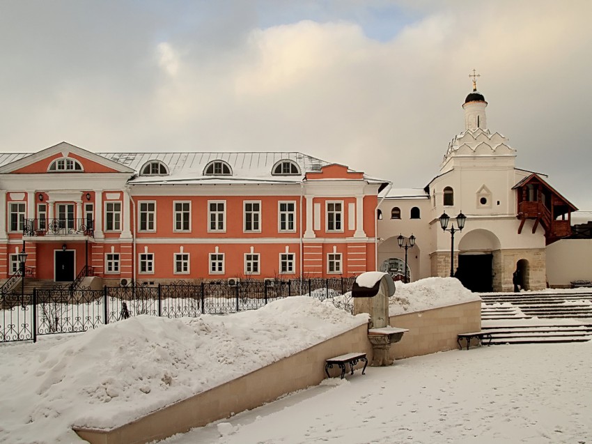 Серпухов. Введенский Владычный монастырь. фасады