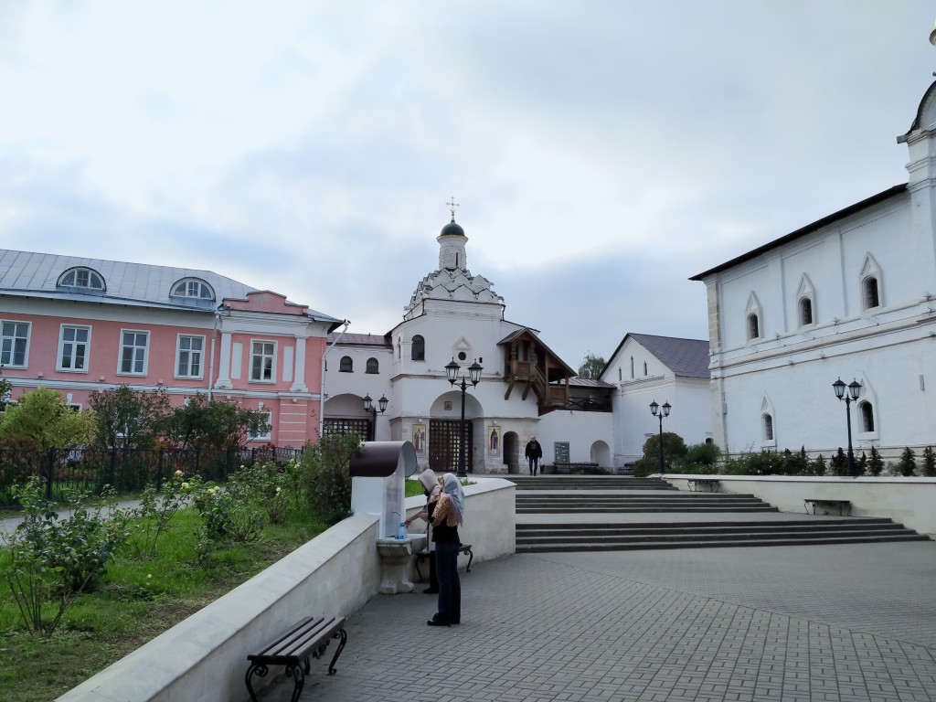 Серпухов. Введенский Владычный монастырь. дополнительная информация, территория монастыря