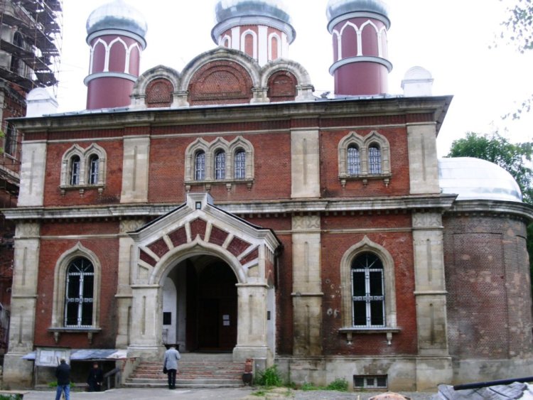 Серпухов. Церковь Всех Святых. фасады, вид с юга на основной объем