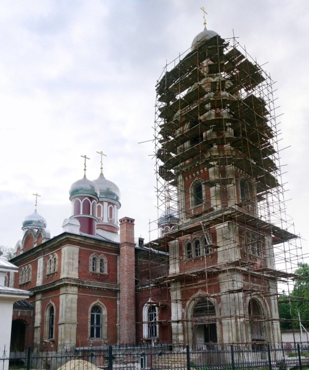 Серпухов. Церковь Всех Святых. фасады, вид с северо-запада