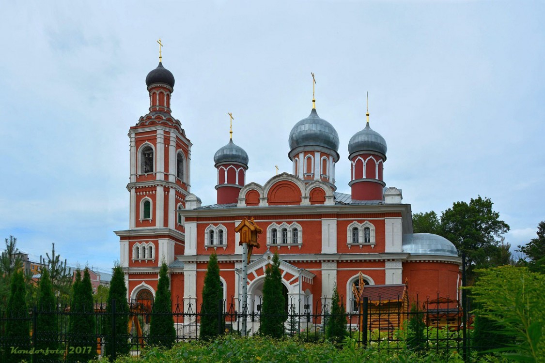 Церковь Всех Святых, Серпухов (Серпуховский городской округ и гг. Протвино, Пущино, Московская область). фасады