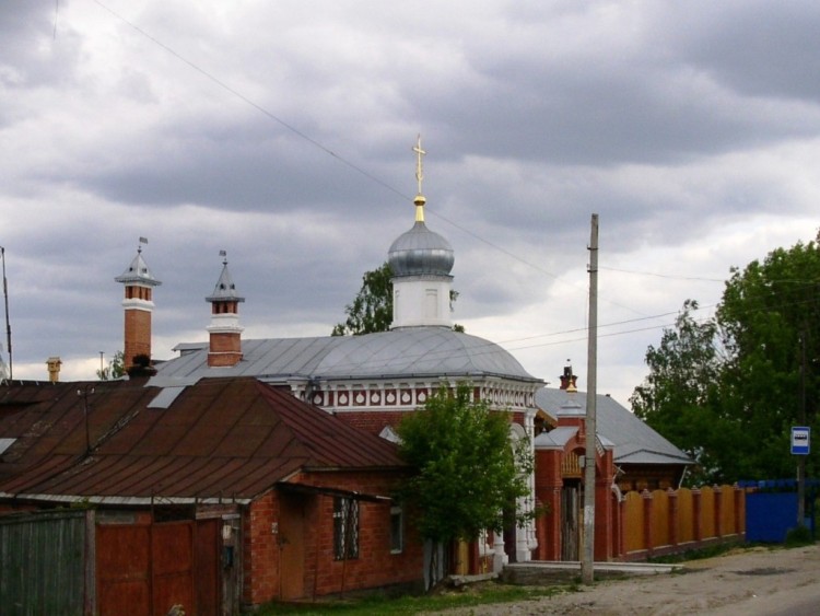 Серпухов. Часовня Иверской иконы Божией Матери. общий вид в ландшафте