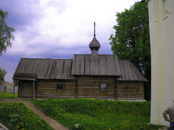 Церковь Димитрия Солунского, Старая Ладога (Волховский район, Ленинградская область). фасады, Церковь Дмитрия Солунского.Вид с южной стороны.Тип клетской церкви.