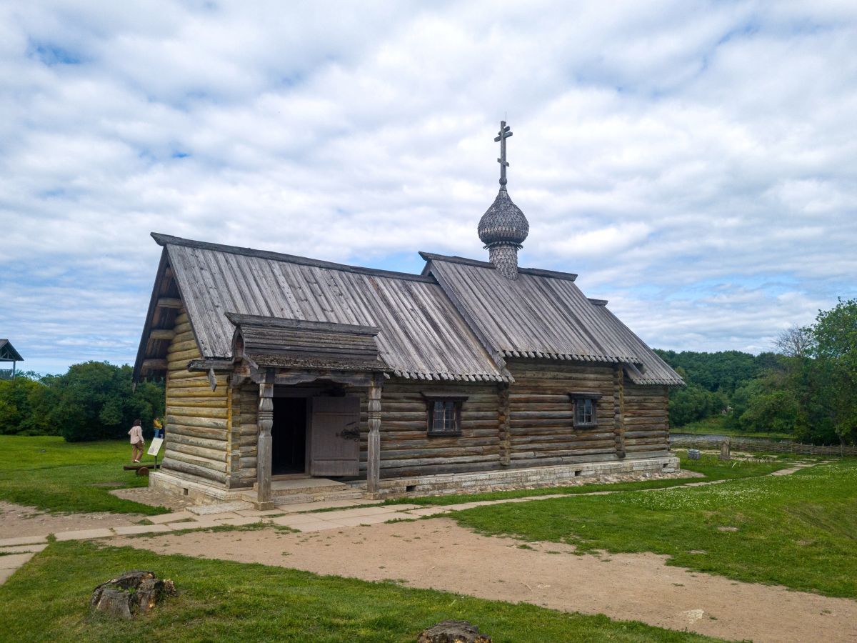 Старая Ладога. Церковь Димитрия Солунского. фасады