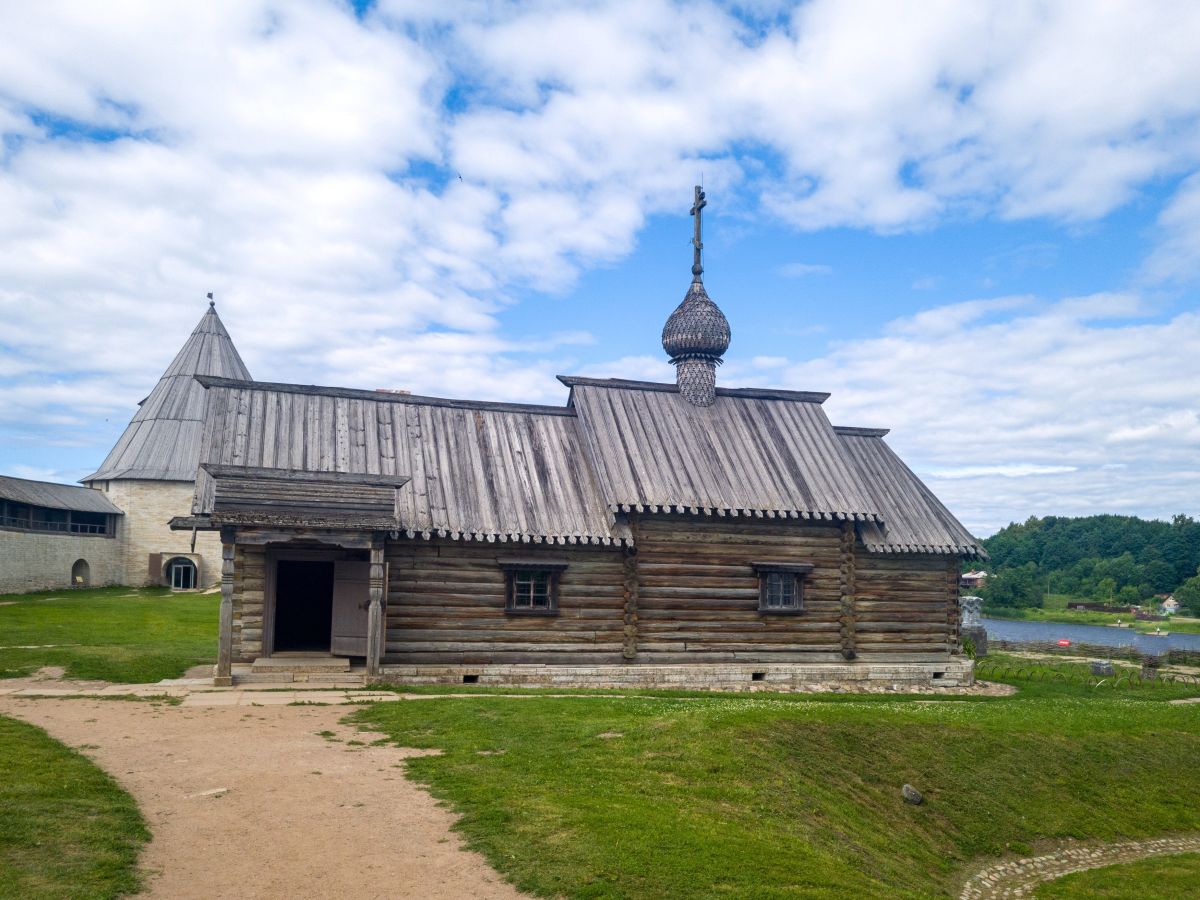 Церковь Димитрия Солунского, Старая Ладога (Волховский район, Ленинградская область). фасады