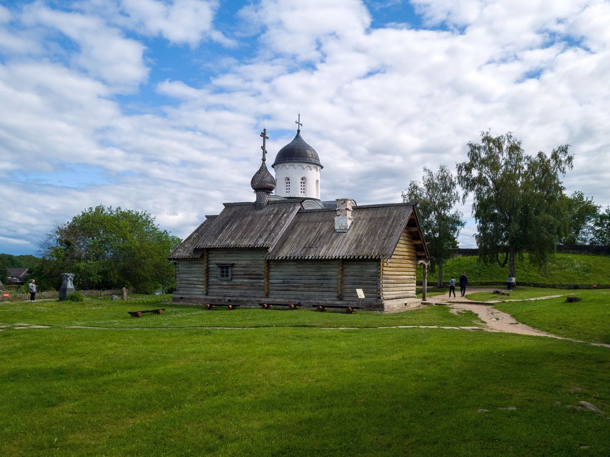 Церковь Димитрия Солунского, Старая Ладога (Волховский район, Ленинградская область). фасады