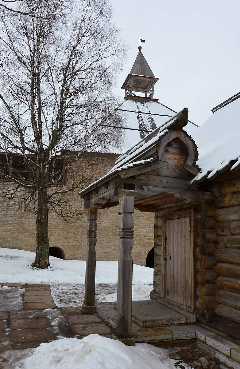 архитектурные детали. Церковь Димитрия Солунского, Старая Ладога (Волховский район, Ленинградская область)