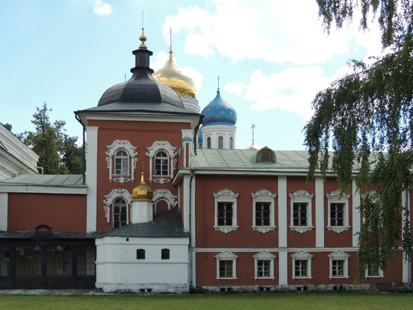 Дзержинский. Николо-Угрешский монастырь. фасады