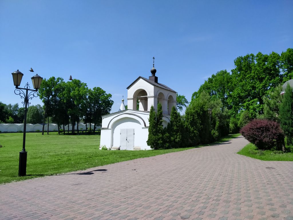 Дзержинский. Николо-Угрешский монастырь. фасады, звонница-трансформаторная будка
