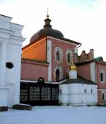 Николо-Угрешский монастырь, Успенская церковь в Государевых и Патриарших палатах, к ней пристроена очень маленькая церковь Апостола Матфея и  Параскевы
Пятницы<br>, Дзержинский, Люберецкий городской округ, гг. Лыткарино, Котельники, Московская область