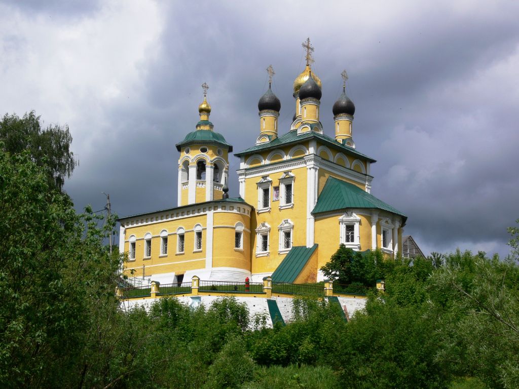 Муром. Церковь Николая Чудотворца (Николо-Набережная). общий вид в ландшафте