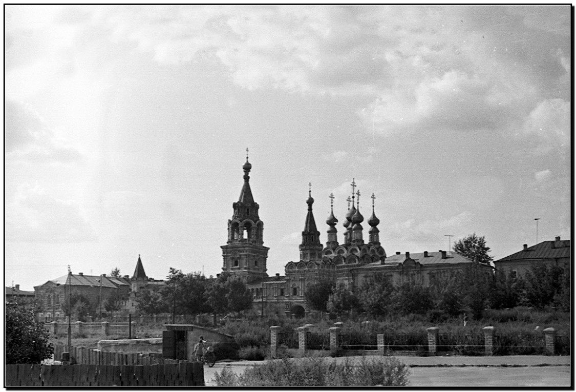 Троицкий женский монастырь, Муром (Муромский район и г. Муром, Владимирская область). фасады, Монастырь летом 1968 года. Снимок мой.