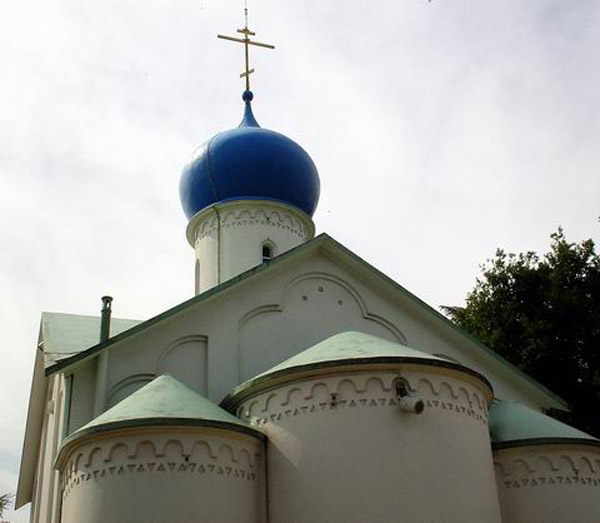 Церковь Успения Пресвятой Богородицы, Сент-Женевьев-де-Буа (Франция, Прочие страны). фасады