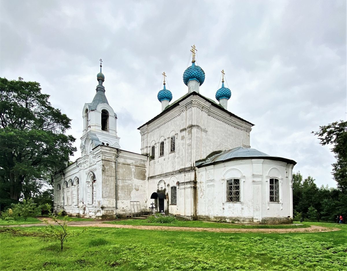 Церковь Рождества Пресвятой Богородицы, Поречье (Калязинский район, Тверская область). фасады, Вид с юго-востока