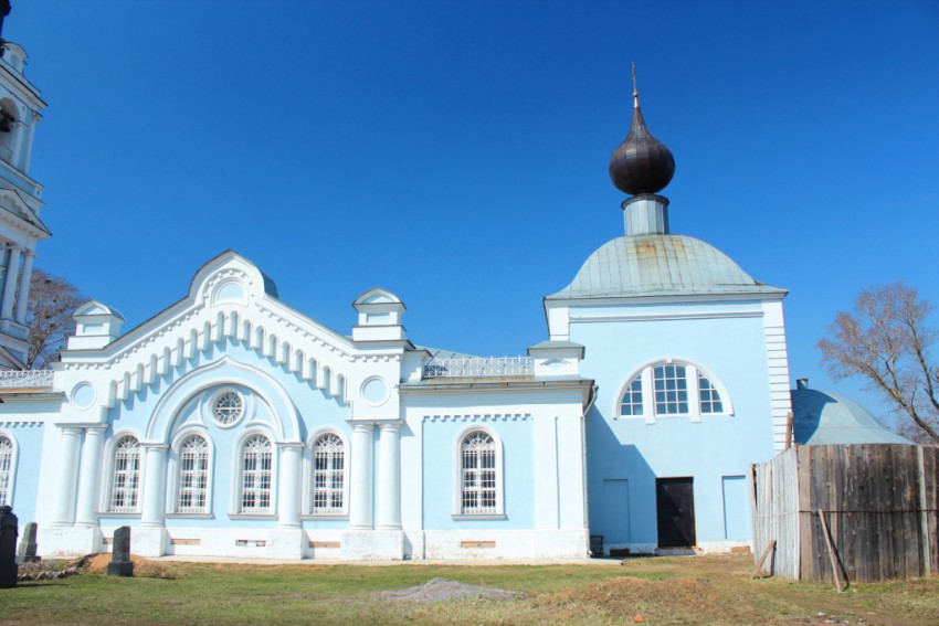 Церковь Вознесения Господня, Калязин (Калязинский район, Тверская область). архитектурные детали, Трапезная и основной объем храма, вид с юга