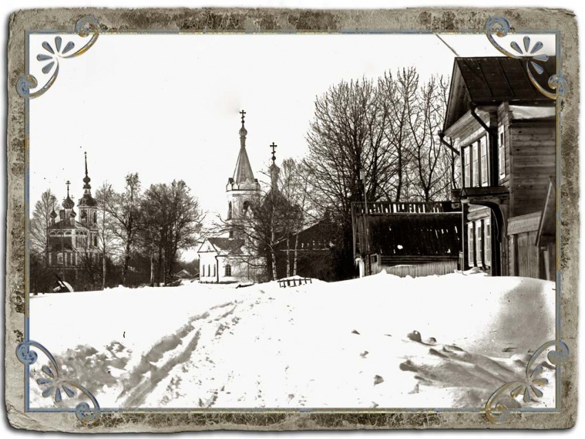 Церковь Рождества Христова, Кашин (Кашинский городской округ, Тверская область). архивная фотография, В центре Церковь Рождества Христова.Слева Церковь Илии Пророка. Источник:http://kashin.fo.ru/image/43440_Фотограф_Колотильщиков_В.А._г._Кашин#/image_240944