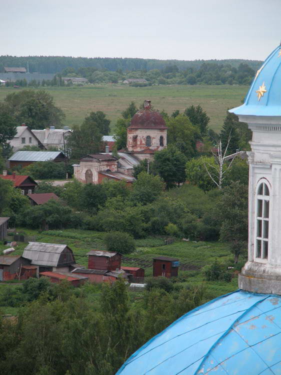 Церковь Флора и Лавра, Кашин (Кашинский городской округ, Тверская область). общий вид в ландшафте, Вид с колокольни Воскресенского собора