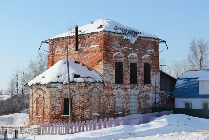 Некрасовское. Церковь Покрова Пресвятой Богородицы. общий вид в ландшафте