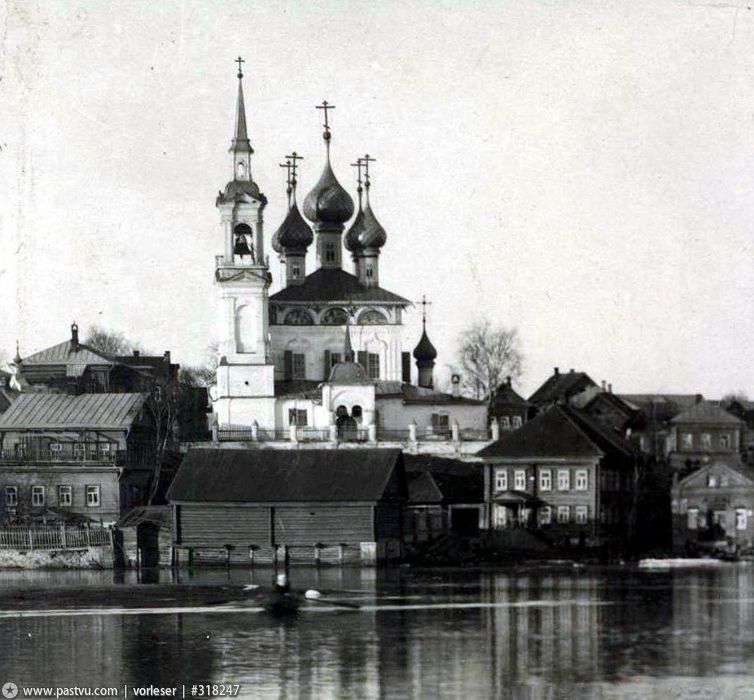 Церковь Рождества Пресвятой Богородицы, Некрасовское (Некрасовский район, Ярославская область). архивная фотография,  Фото с сайта pastvu.ru Фото 1900-1917 гг