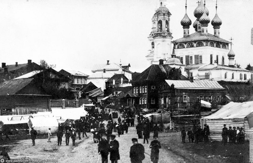 Церковь Рождества Пресвятой Богородицы, Некрасовское (Некрасовский район, Ярославская область). архивная фотография,  Фото с сайта pastvu.ru Фото 1900-1917 гг