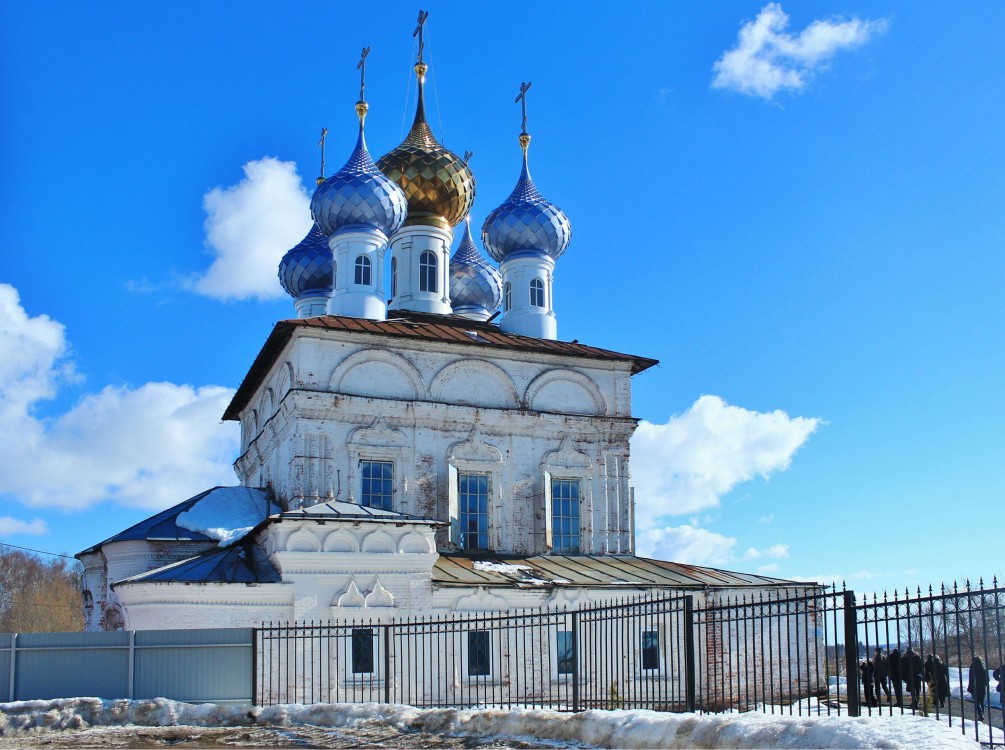 Некрасовское. Церковь Рождества Пресвятой Богородицы. фасады, Вид с северо-востока