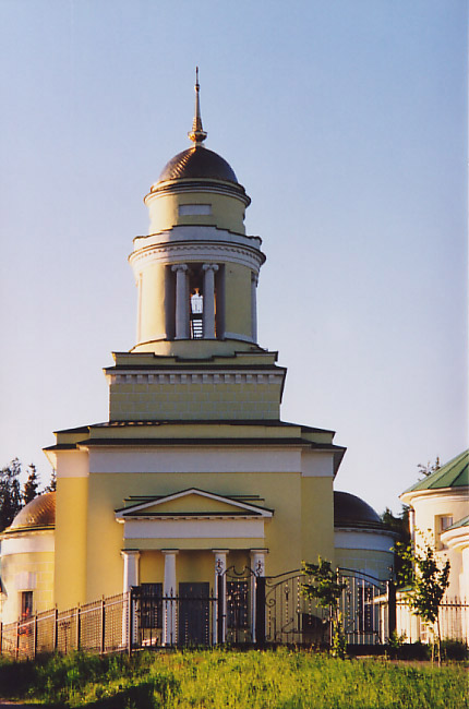 Ершово. Церковь Троицы Живоначальной (новая). фасады