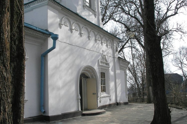 Церковь Троицы Живоначальной в Бежичах, Брянск (Брянск, город, Брянская область). архитектурные детали, Южный фасад