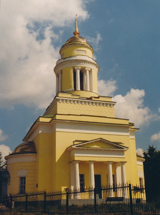 Ершово. Церковь Троицы Живоначальной (новая). фасады