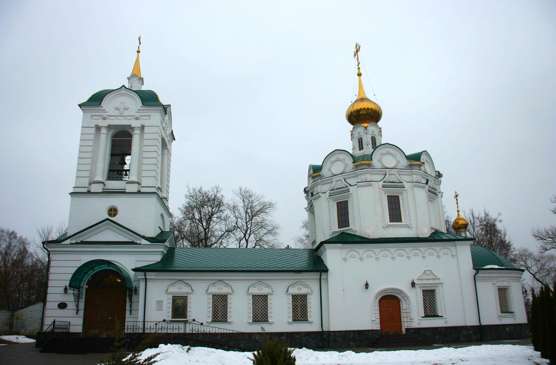 Брянск. Церковь Троицы Живоначальной в Бежичах. фасады, вид с юга