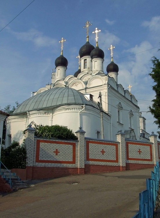 Брянск. Петро-Павловский женский монастырь. Церковь Введения во храм Пресвятой Богородицы. фасады