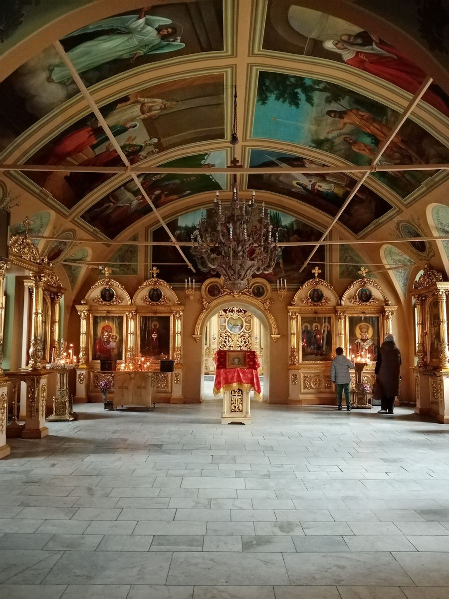 Собор Воскресения Христова, Брянск (Брянск, город, Брянская область). интерьер и убранство, Убранство и росписи трапезной собора