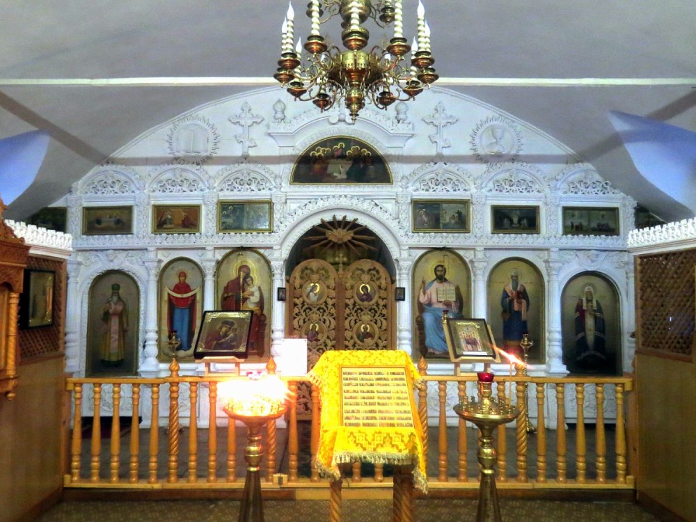 Собор Покрова Пресвятой Богородицы на Покровской горе, Брянск (Брянск, город, Брянская область). интерьер и убранство, Интерьер нижного храма