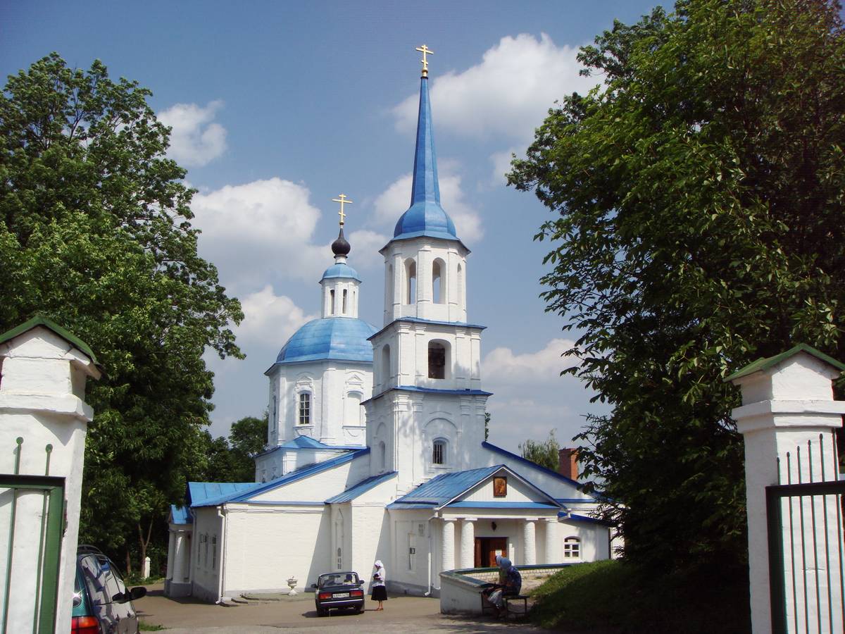 Церковь Тихвинской иконы Божией Матери, Брянск (Брянск, город, Брянская область). общий вид в ландшафте, Вид на храм с северо-запада