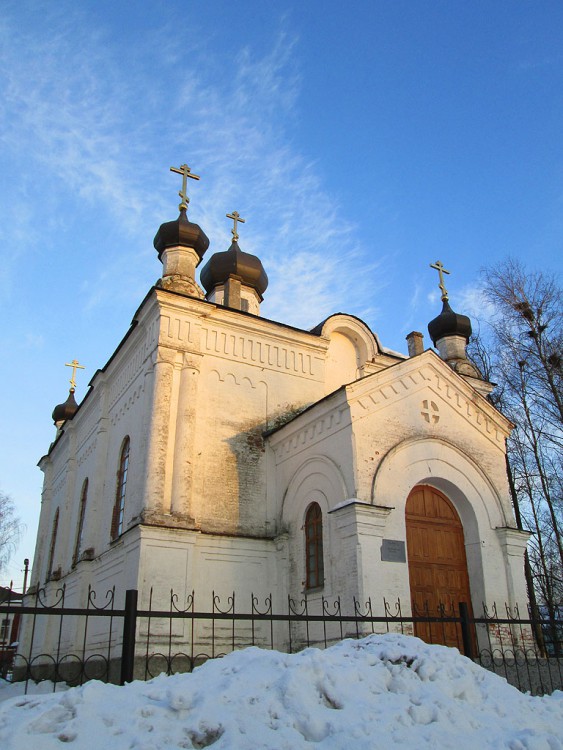 Церковь Варвары великомученицы, Мглин (Мглинский район, Брянская область). общий вид в ландшафте