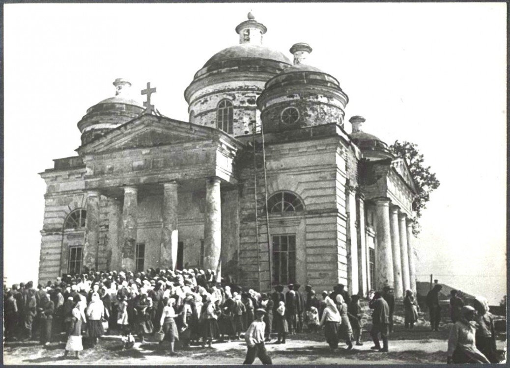 Собор Успения Пресвятой Богородицы, Мглин (Мглинский район, Брянская область). архивная фотография, Престольный праздник во время оккупации, фото 1941 г.