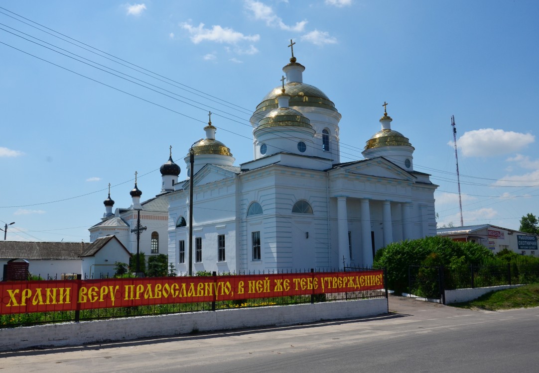Собор Успения Пресвятой Богородицы, Мглин (Мглинский район, Брянская область). фасады