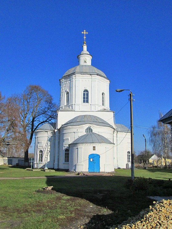 Церковь Троицы Живоначальной, Погар (Погарский район, Брянская область). фасады