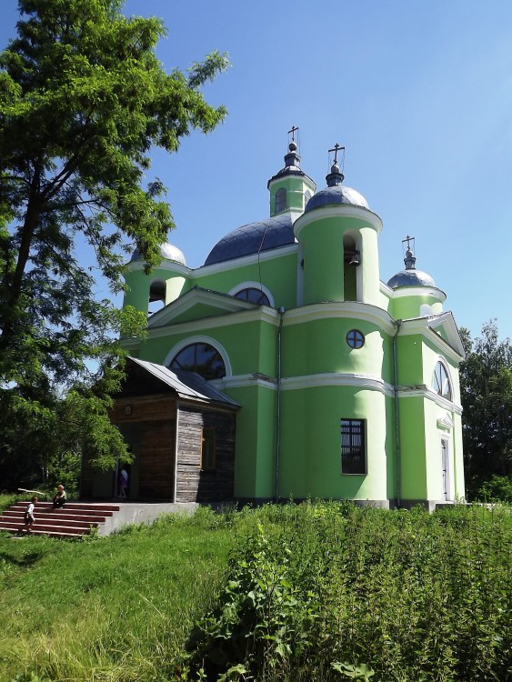 Церковь Троицы Живоначальной, Гринево (Погарский район, Брянская область). фасады