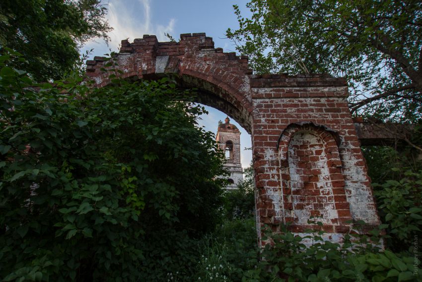 Михаило-Архангельский погост, урочище. Церковь Михаила Архангела. фасады