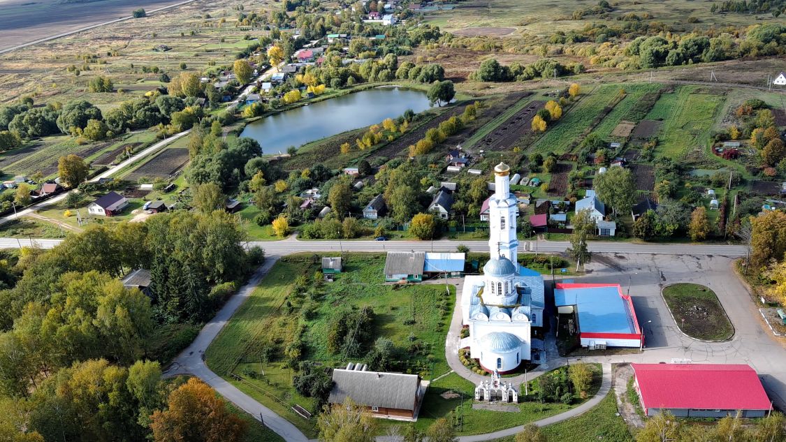Церковь Спаса Нерукотворного Образа, Ивашково (Шаховской городской округ, Московская область). общий вид в ландшафте