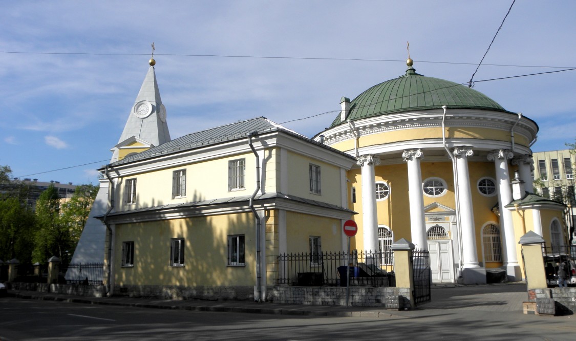 Невский район. Церковь Троицы Живоначальной (Кулич и Пасха). фасады