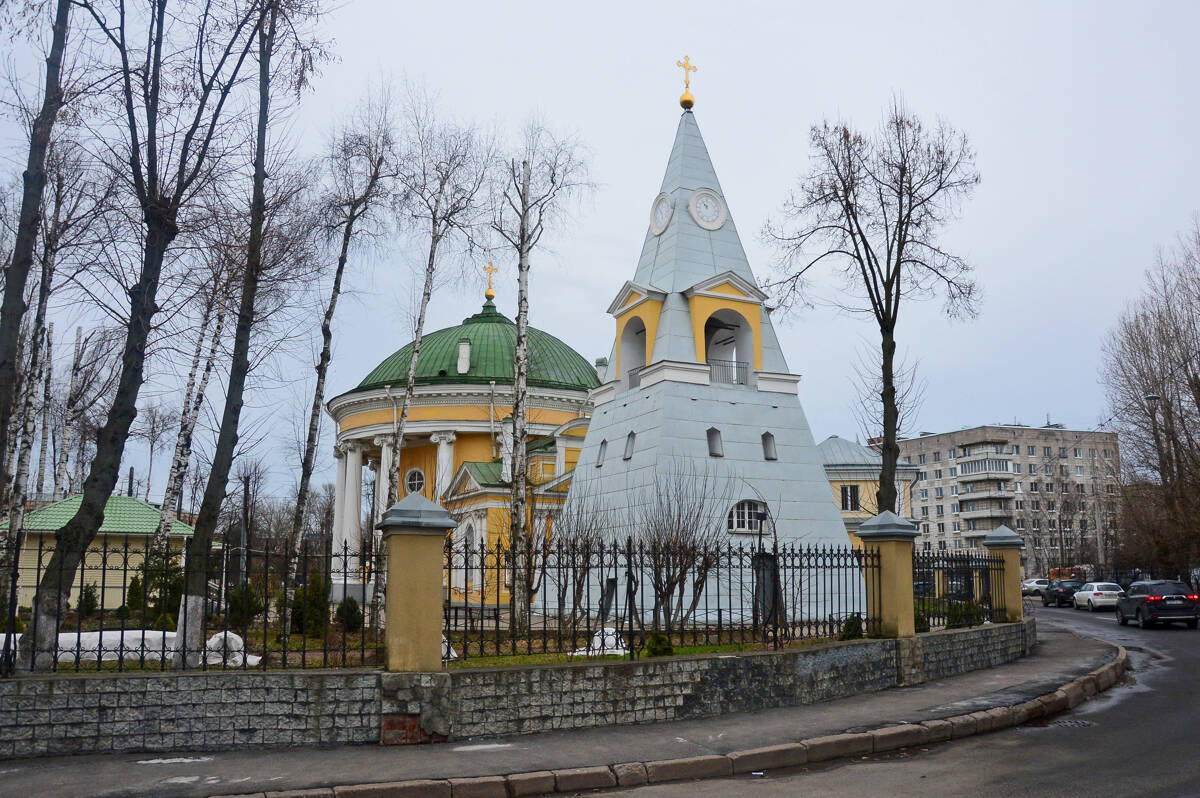 Невский район. Церковь Троицы Живоначальной (Кулич и Пасха). фасады