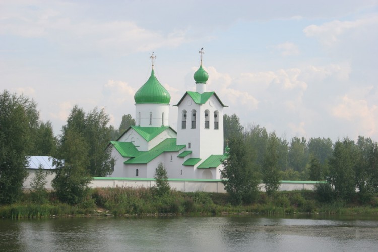 Церковь Сергия Радонежского на Средней Рогатке, Московский район (Санкт-Петербург, г. Санкт-Петербург). общий вид в ландшафте