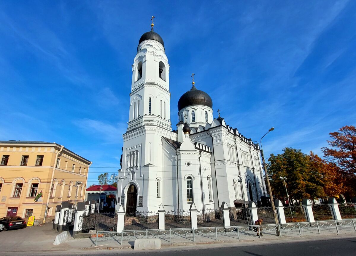 Собор Михаила Архангела в Ораниенбауме, Ломоносов (Санкт-Петербург, Петродворцовый район, г. Санкт-Петербург). фасады