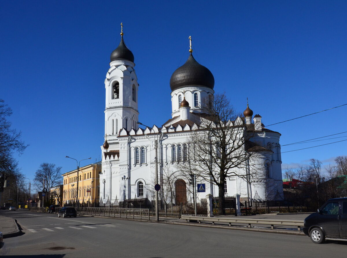 Собор Михаила Архангела в Ораниенбауме, Ломоносов (Санкт-Петербург, Петродворцовый район, г. Санкт-Петербург). фасады