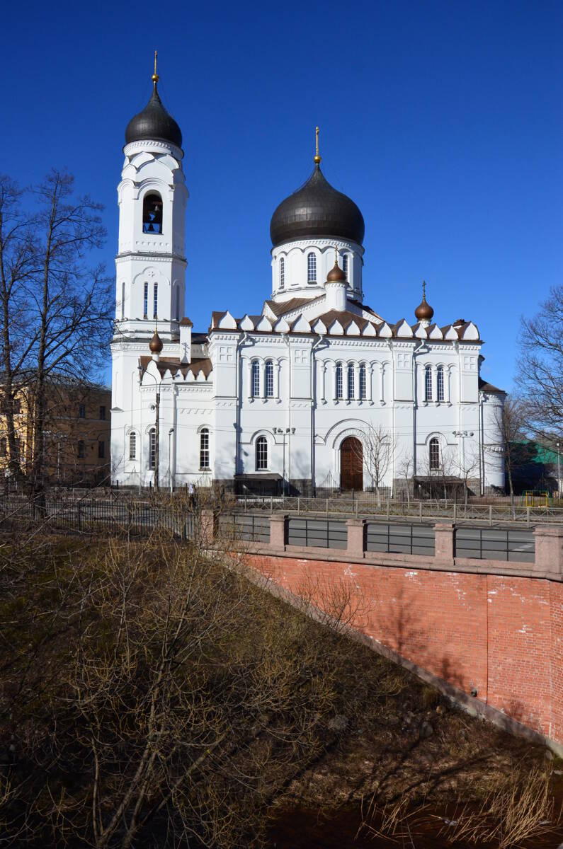 Собор Михаила Архангела в Ораниенбауме, Ломоносов (Санкт-Петербург, Петродворцовый район, г. Санкт-Петербург). фасады