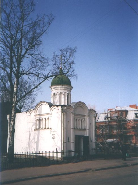 Часовня Серафима Саровского, Николая Чудотворца и Александры Римской, Ломоносов (Санкт-Петербург, Петродворцовый район, г. Санкт-Петербург). фасады
